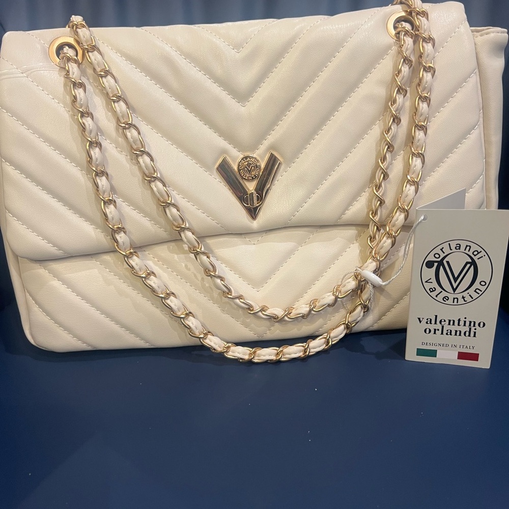 Valentino Orlando gorgeous Quilted Bag withV Lock and Trolly Pocket New with tag - Picture 11 of 12